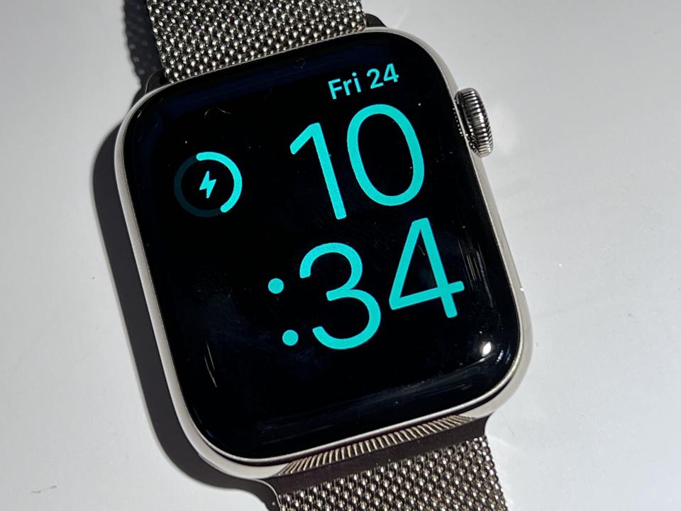 How Do I Know If My Apple Watch Is Charging When Its Dead?