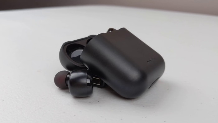 how to fix Tozo earbuds not turning on